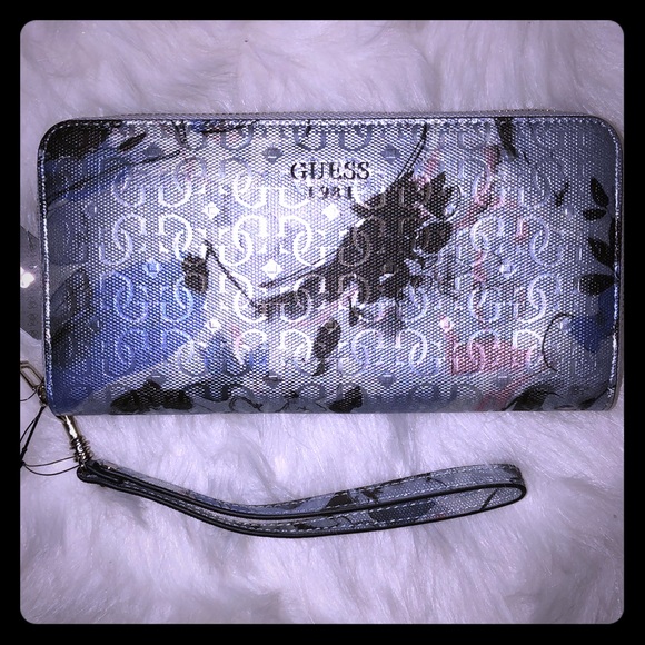 Guess Handbags - Make an offer for this beautiful GUESS Wallet.